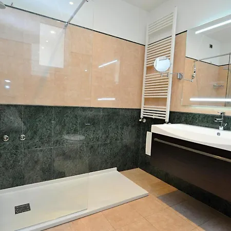 Hotell Falli 4*